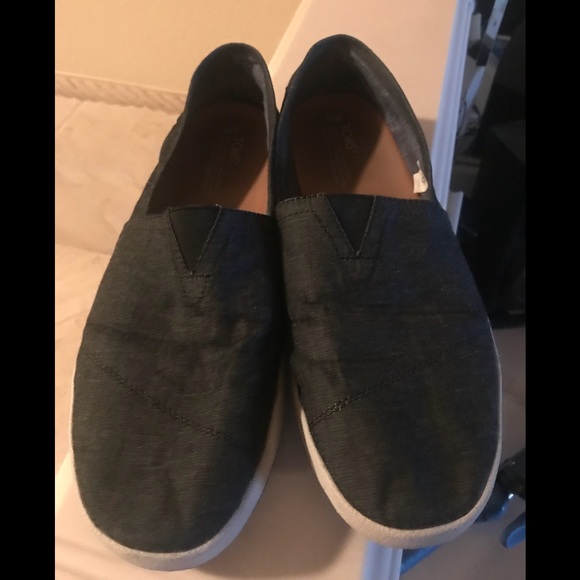 Toms Other - Toms slip on shoes